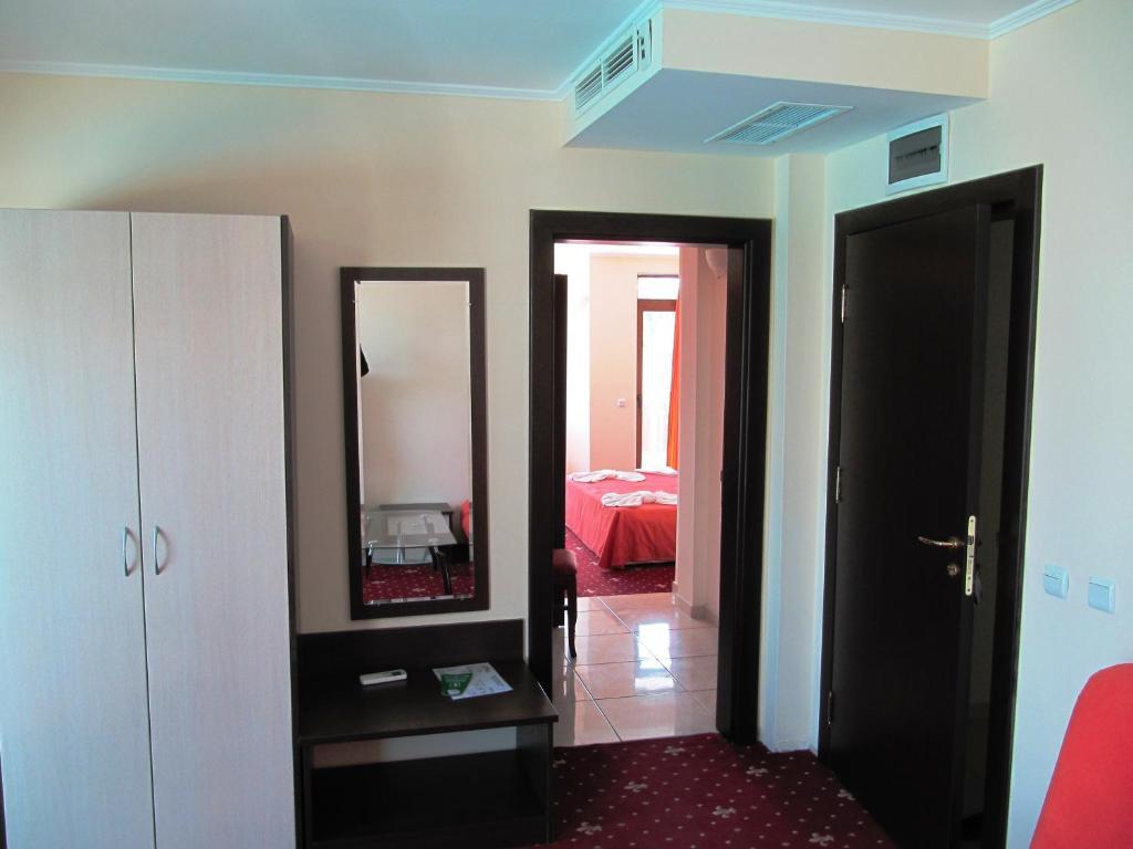 Maverick Hotel Солнечный берег Номер фото